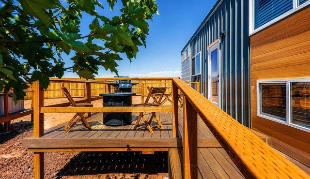 Zion Getaway Cozy Tiny Home w/Private Hot Tub
