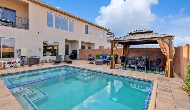Zion Getaway - Private Oasis w Pool, Hot Tub & Game Room
