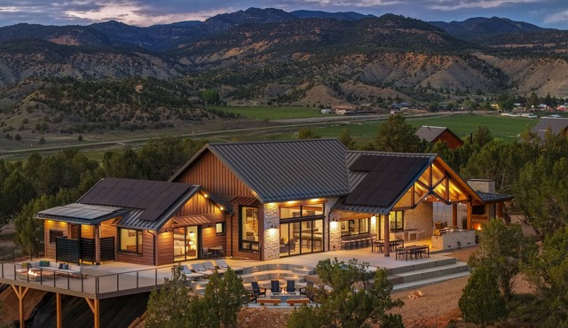 Zion Luxury Estate | Hot Tub, Theater & Fire Pits