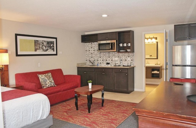Bell & Main Studios 203