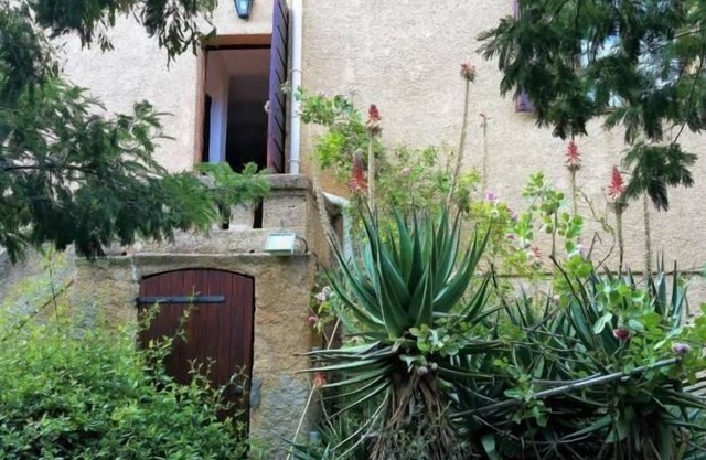 Corse House 6 pers wide garden 200m beach Calvi