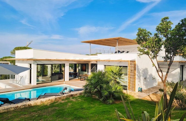 Villa Haut Standing Pers Piscine Chauffée Vue Mer Sainte Lucie 