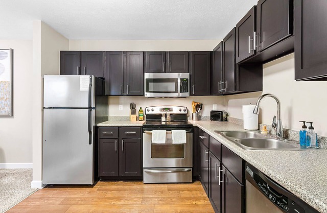 Kasa | Sunny 2BD, Near St. Joseph River | South Bend