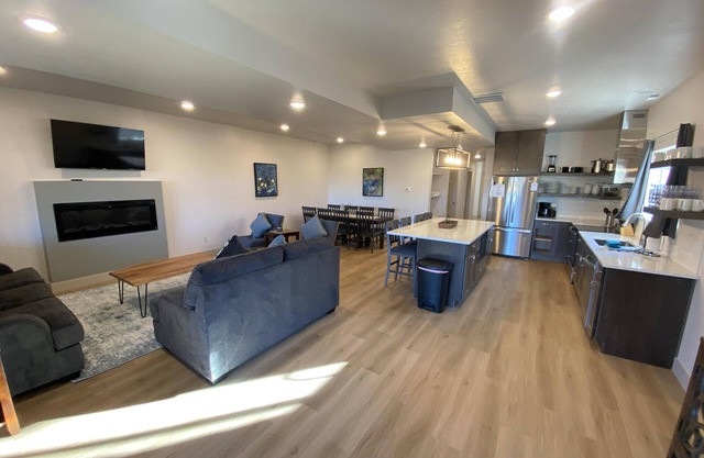 Townhome 34 at Waterdance - Sleeps 16, 4 Bed-4.5 Bath with in/outdoor pool
