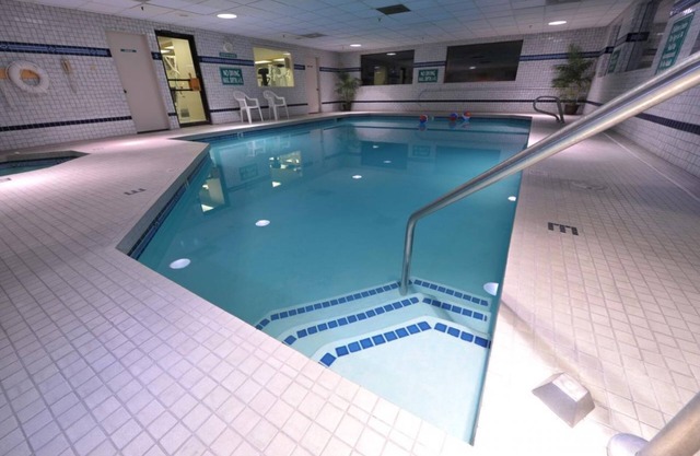 Your Home Away From Home! On-site Pool and Restaurant, Near Boise Art Museum!
