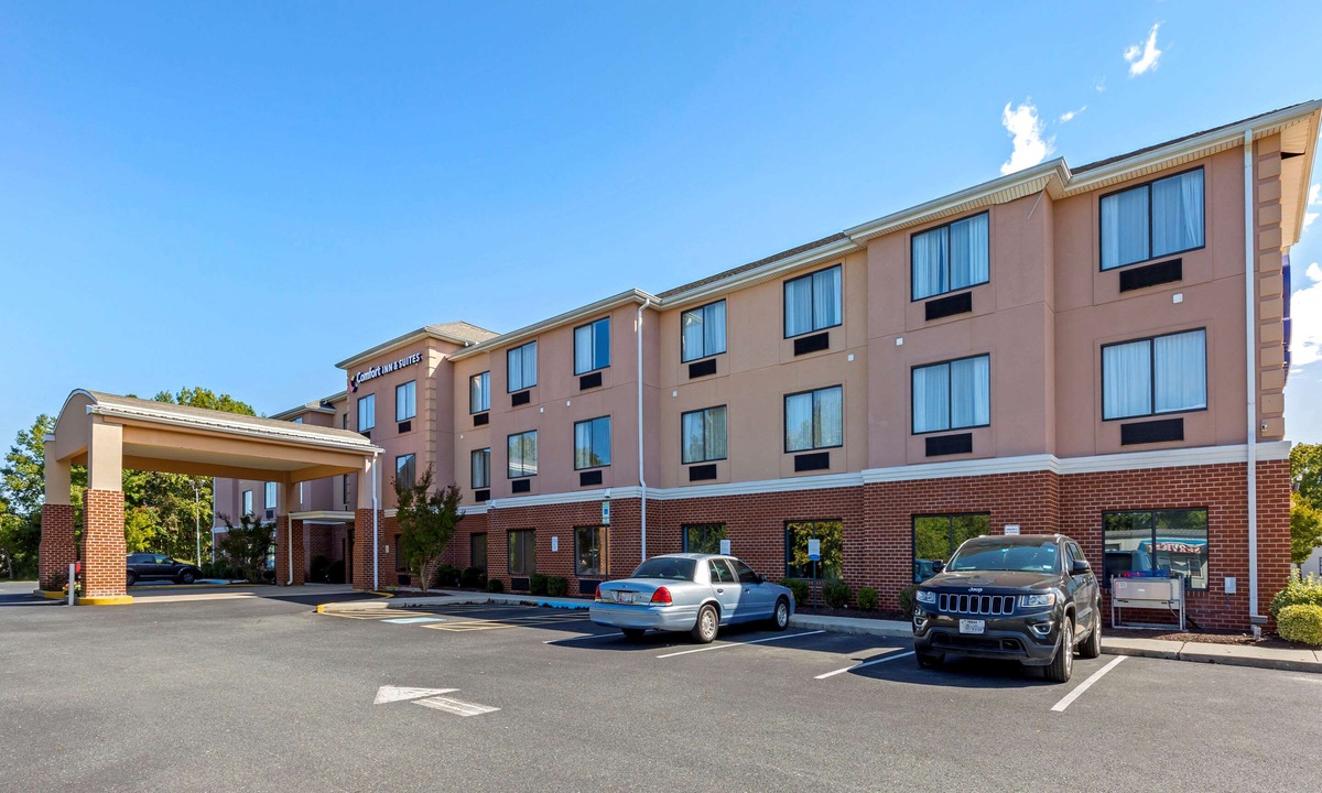 Cambridge Hotel | Comfort Inn & Suites Cambridge