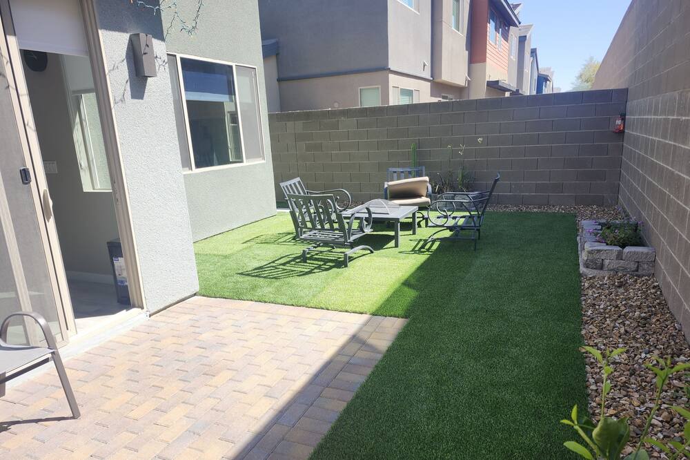 Henderson House | 3Br/2.5 Ba Townhome 20 mins from Vegas Strip