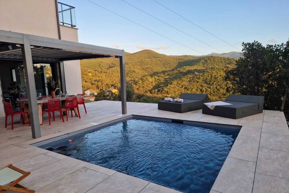 Molini House | Grande Villa Familiale, 8 Chambres, à 3 Minutes de la Plage et Commodités