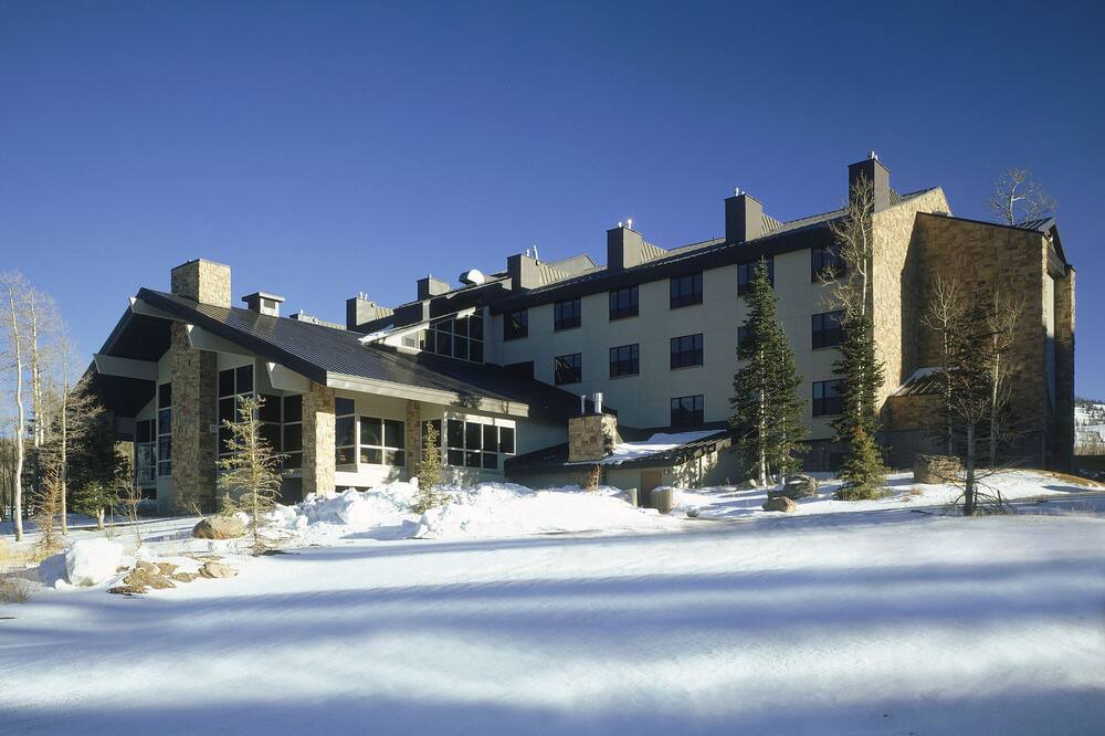 Brian Head Resort | Cozy home base for your ski vacation just a 2 min walk frm Brians Head Resort.