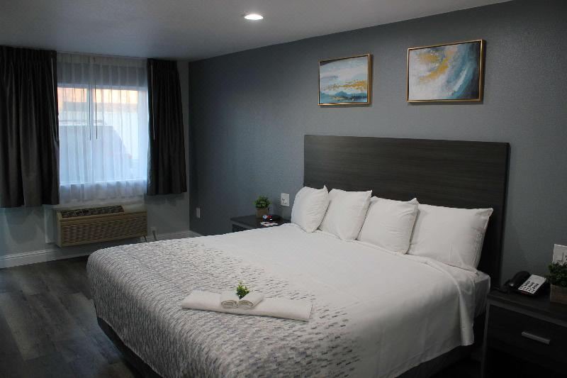 Photo of Bedroom in Chowchilla