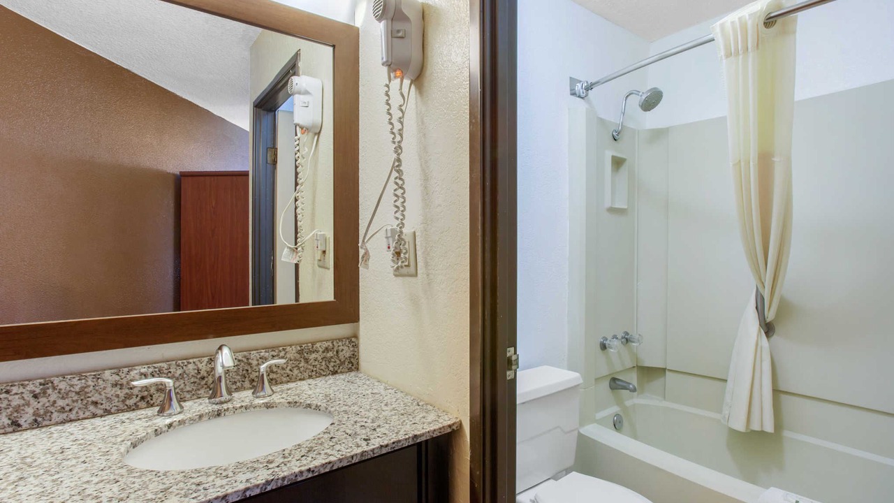 Photo of Bathroom in Page