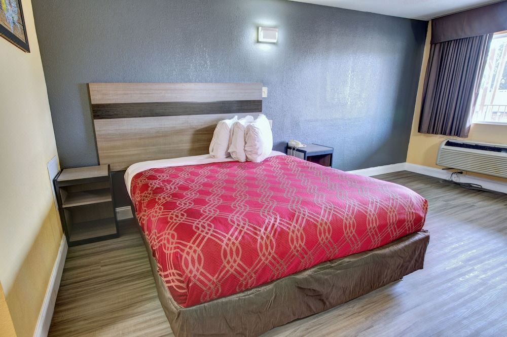 Photo of Bedroom in Norfolk - Virginia Beach