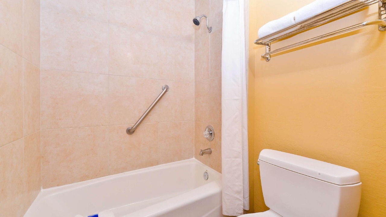 Photo of Bathroom in Cottonwood