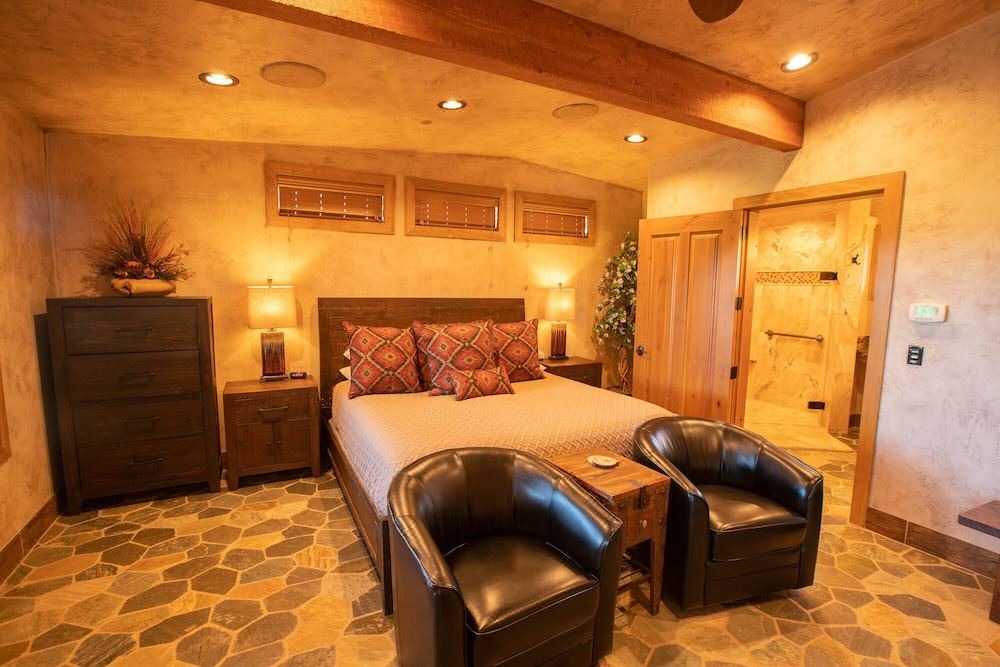 Photo of Bedroom in Torrey