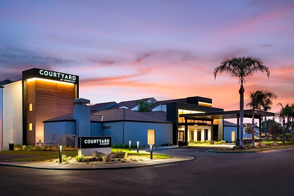 Photo of Buildings in Raisin