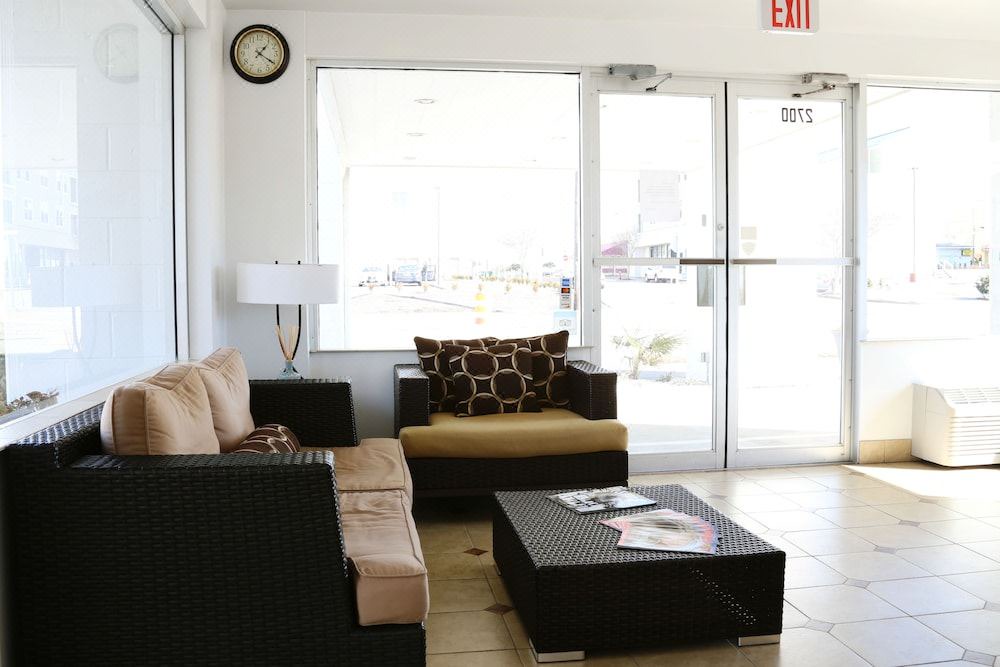 Photo of Livingroom in Northeast Virginia Beach