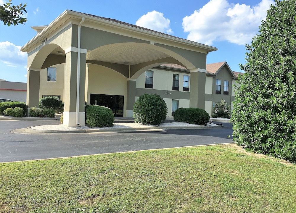 Photo of Buildings in Creedmoor