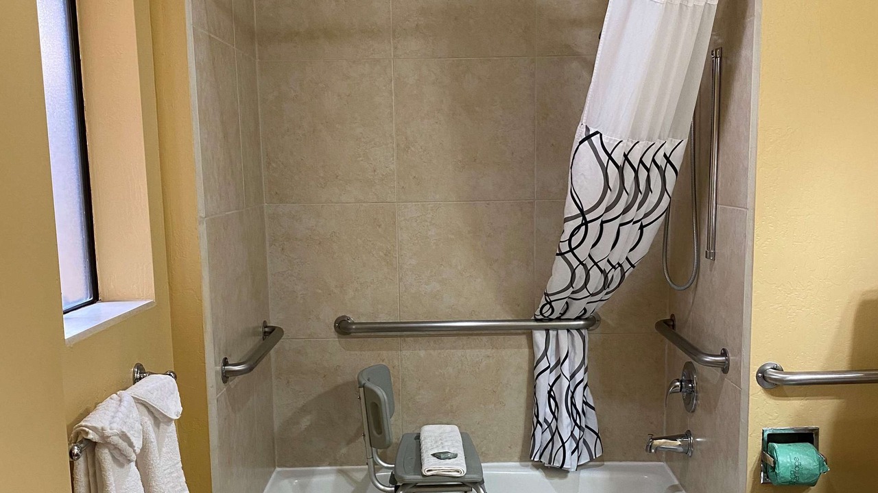 Photo of Bathroom in Cottonwood