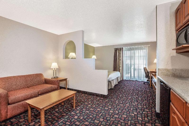 Photo of Livingroom in Tehachapi