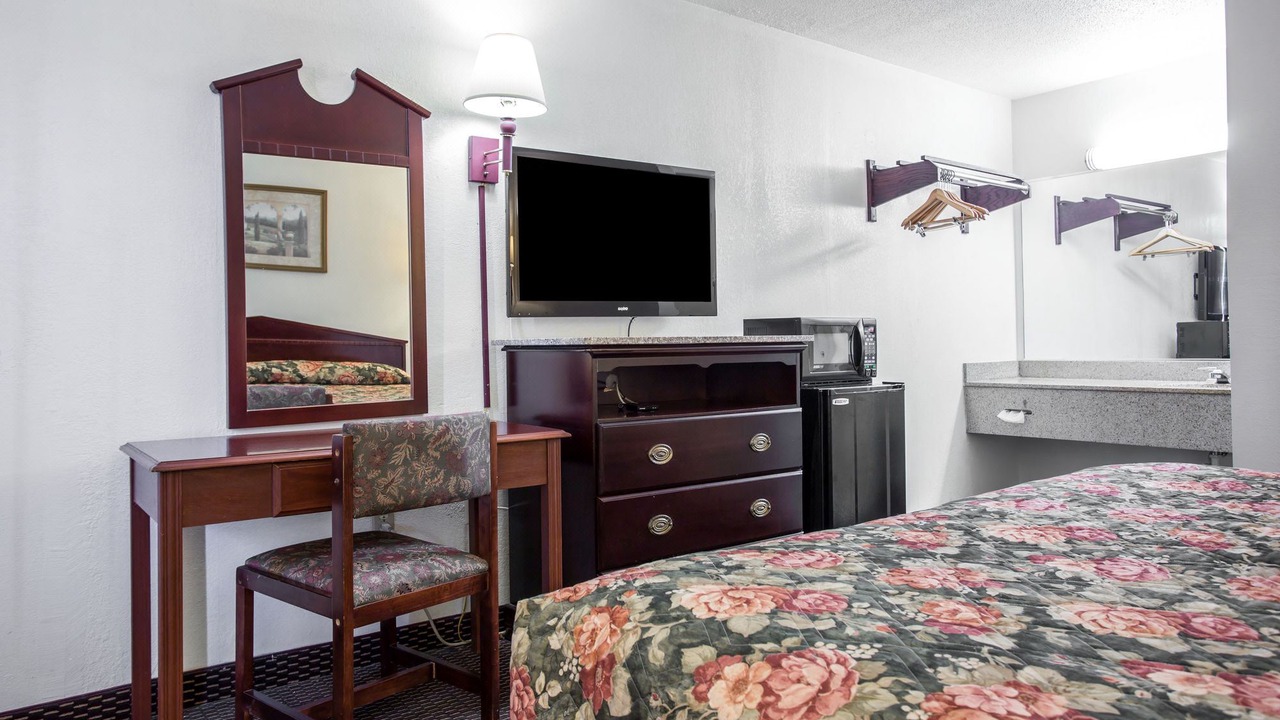 Photo of Bedroom in Goose Creek
