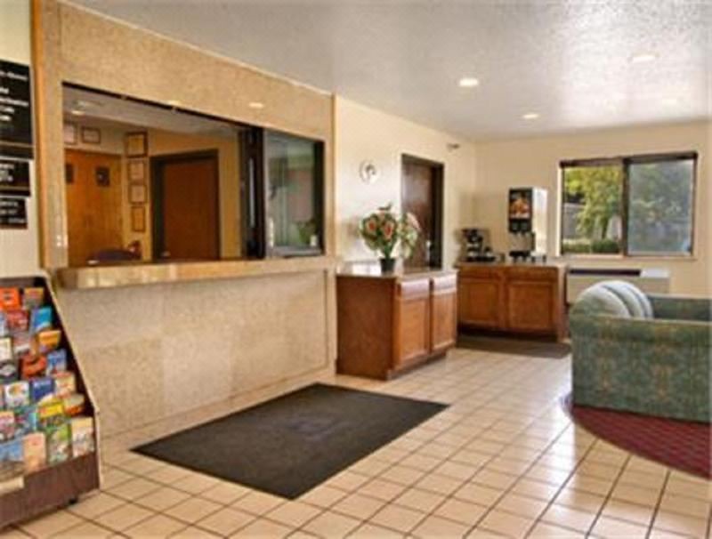 Photo of Livingroom in North Camellia Acres