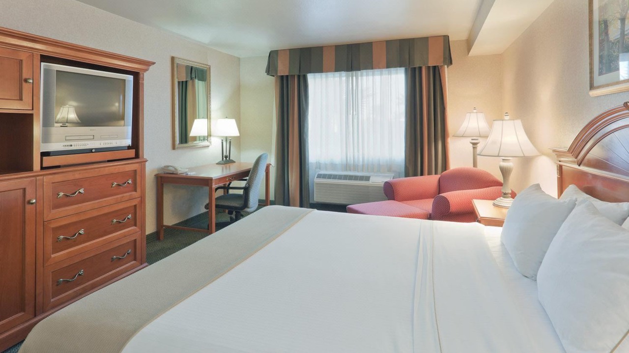 Photo of Bedroom in Pumpkin Center