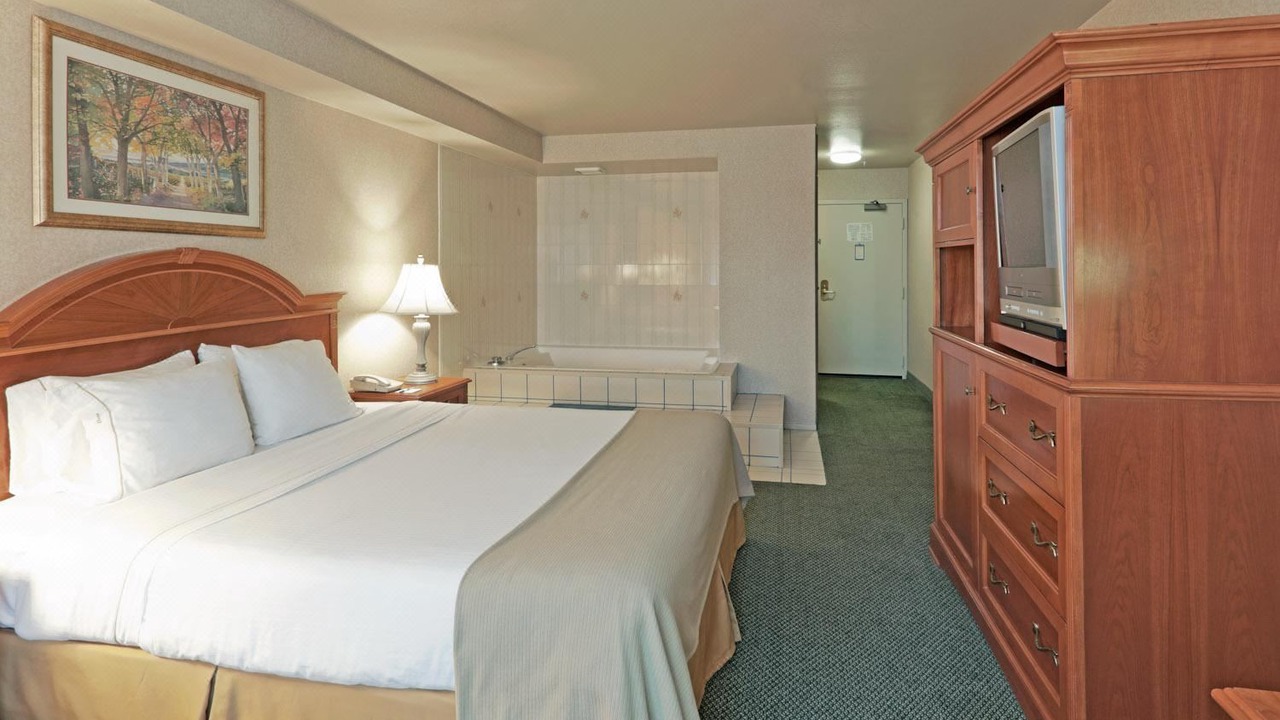 Photo of Bedroom in Pumpkin Center