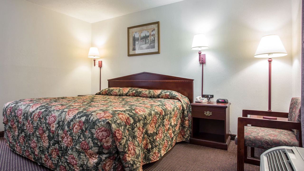 Photo of Bedroom in Goose Creek