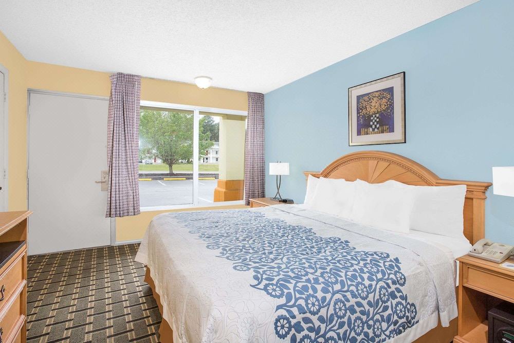 Photo of Bedroom in Ruther Glen