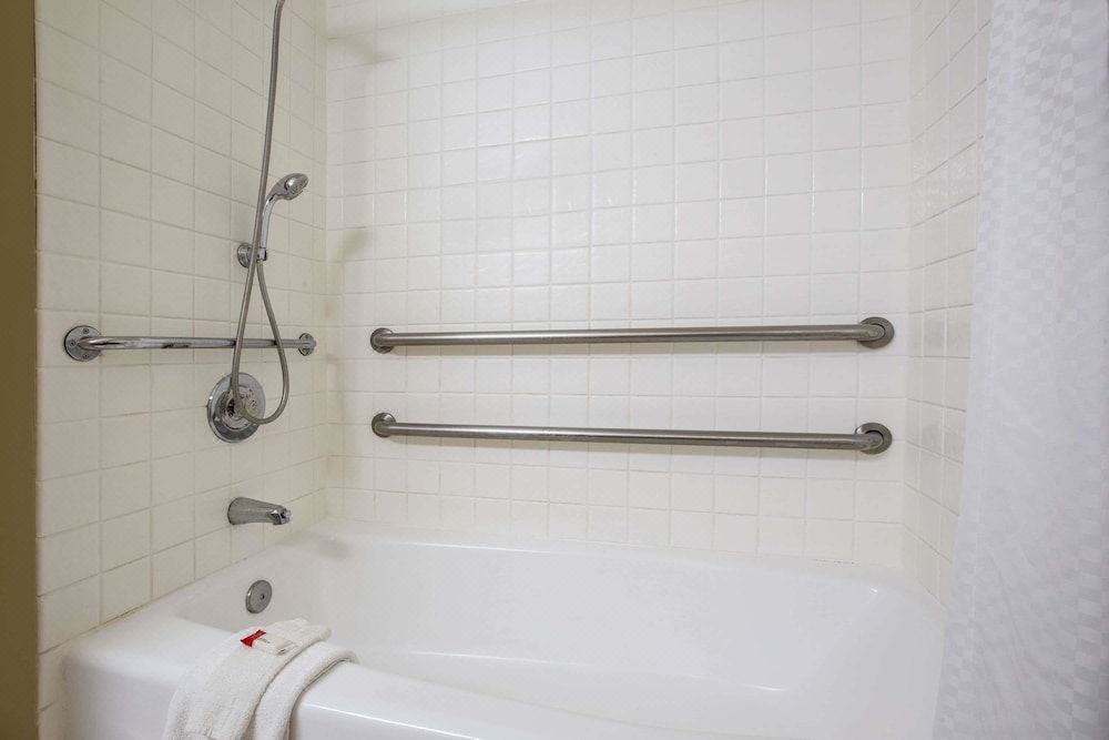 Photo of Bathroom in Tehachapi