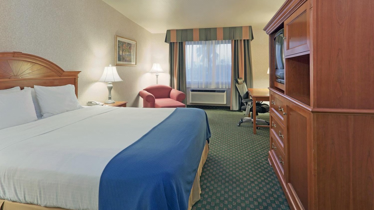 Photo of Bedroom in Pumpkin Center
