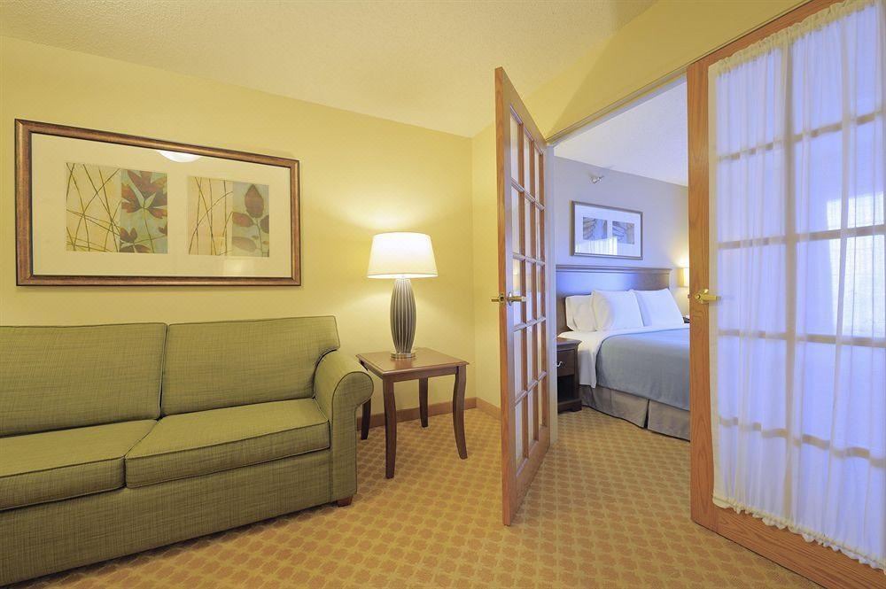 Photo of Livingroom in Maumee