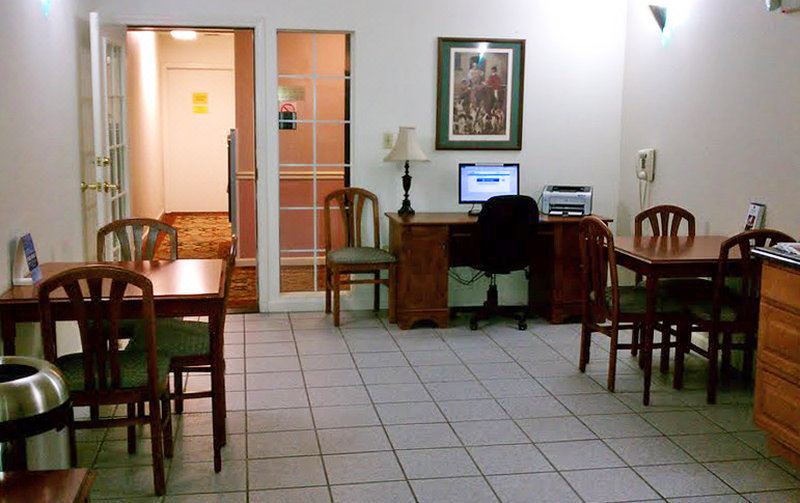 Photo of Livingroom in Dinuba