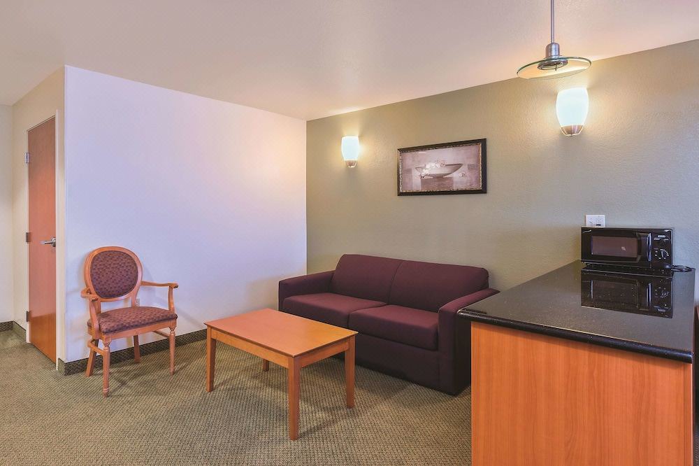 Photo of Livingroom in Tulare