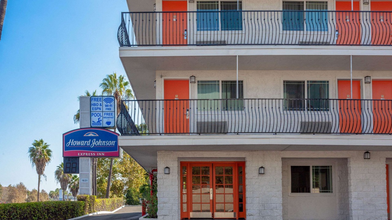Photo of Buildings in Mission Valley West
