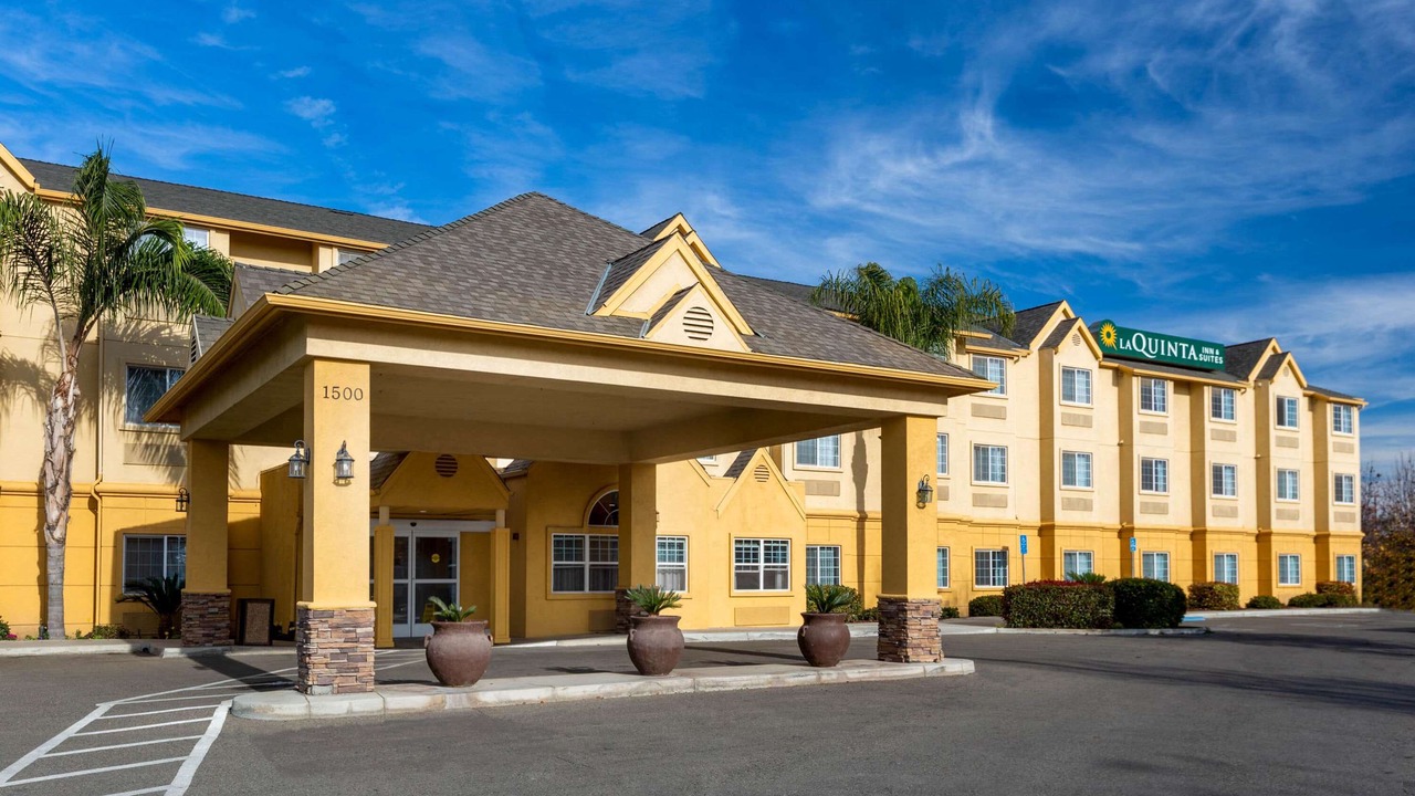 Photo of Buildings in Tulare