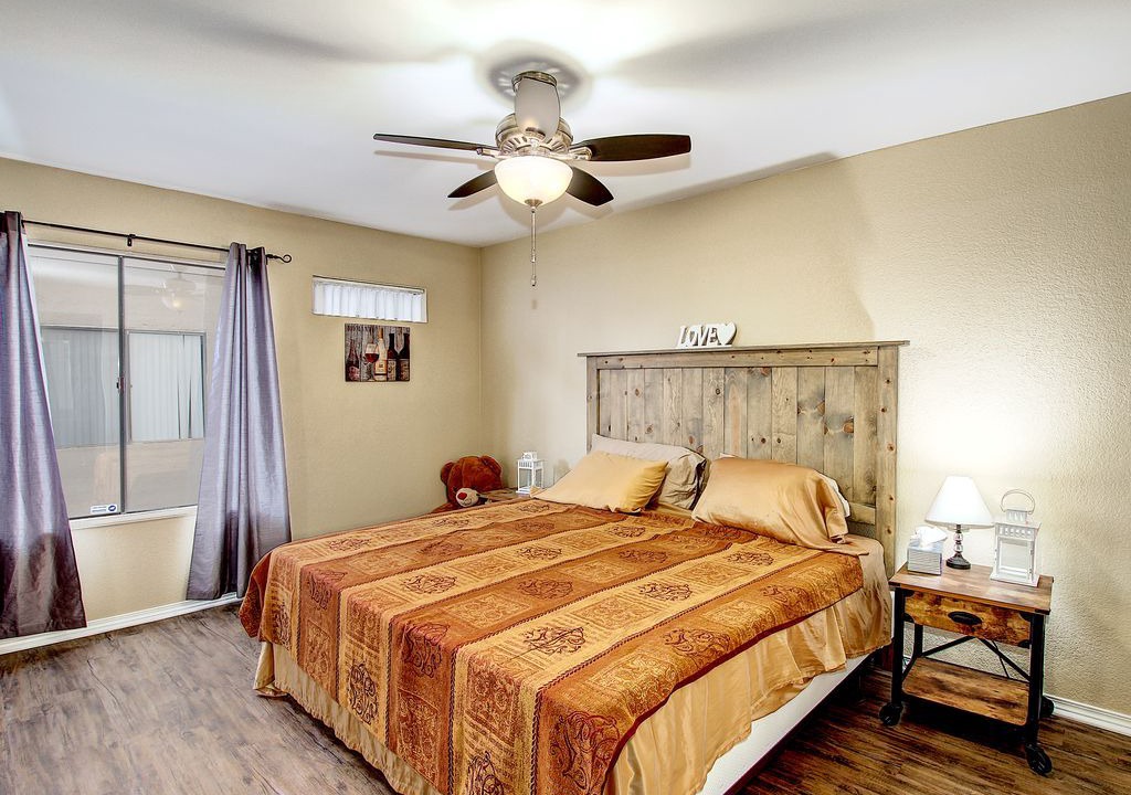 Photo of Bedroom in Scottsdale Estates Five