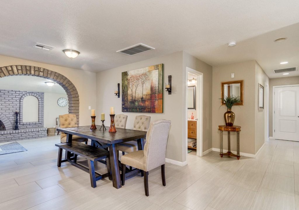 Photo of Livingroom in Western Villa