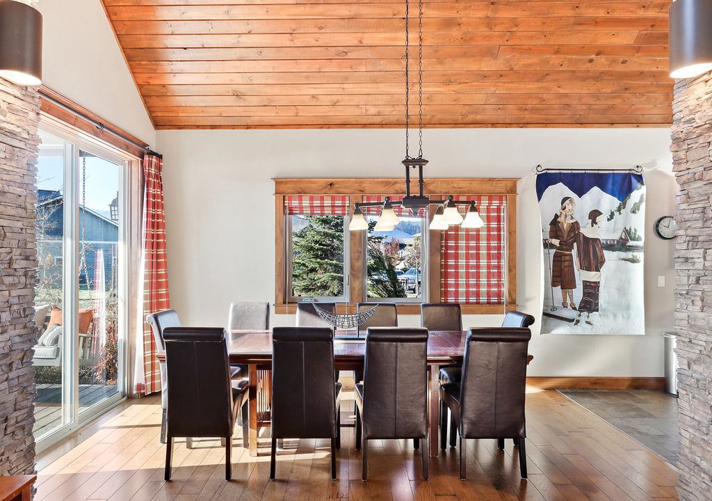 Photo of Livingroom in Dover Bay