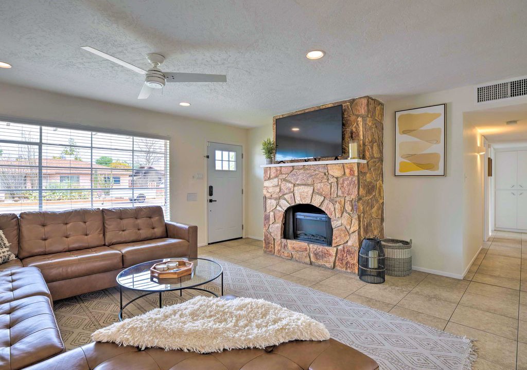 Photo of Livingroom in Scottsdale Estates Five