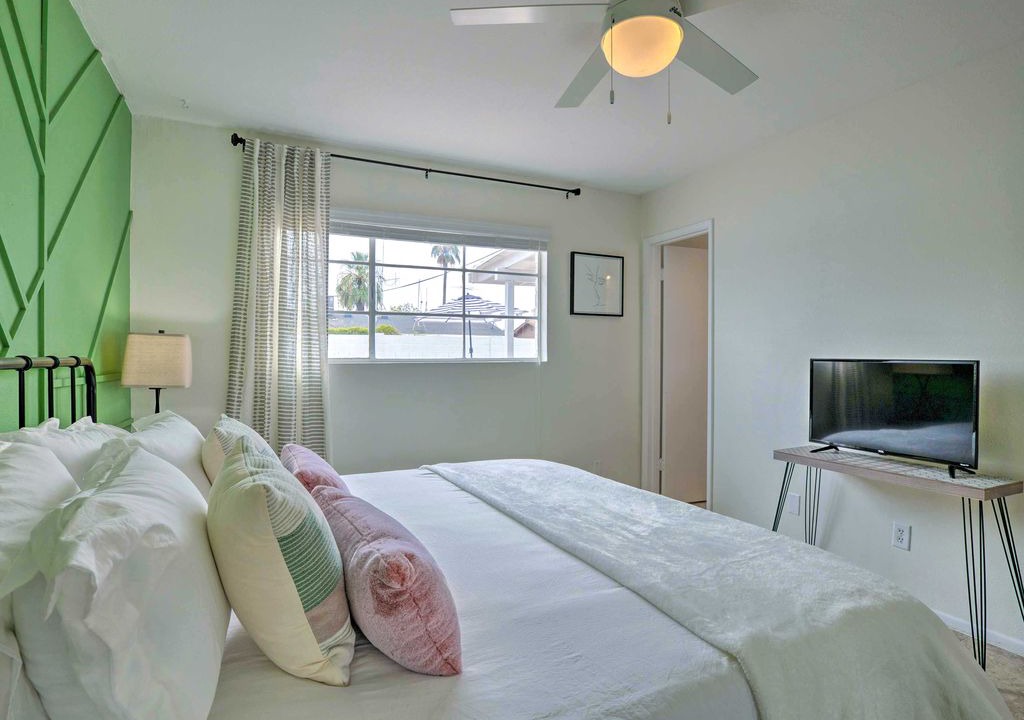 Photo of Bedroom in Scottsdale Estates Five