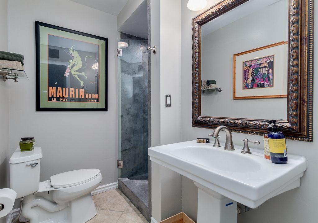 Photo of Bathroom in Western Villa