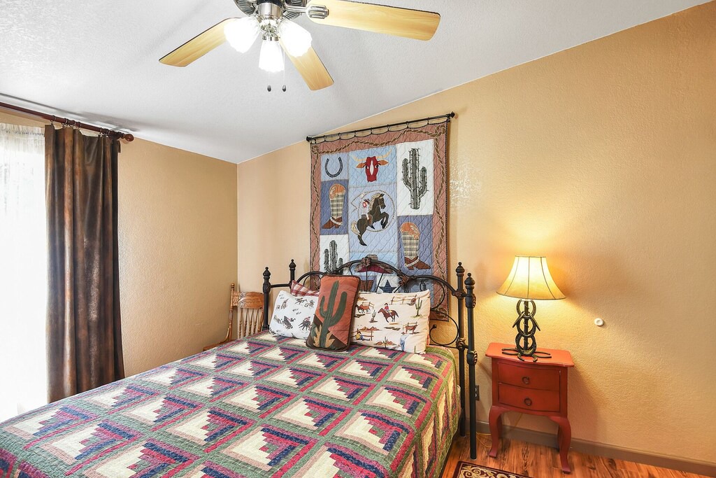 Photo of Bedroom in Parks