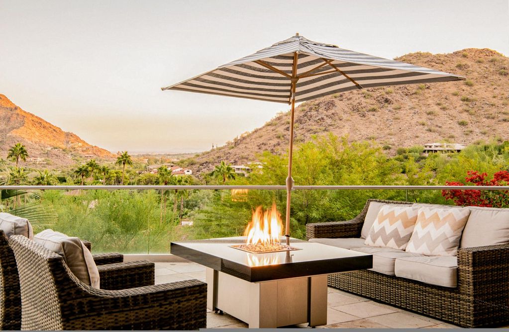 Photo of Patio Balcony in Tatum Canyon