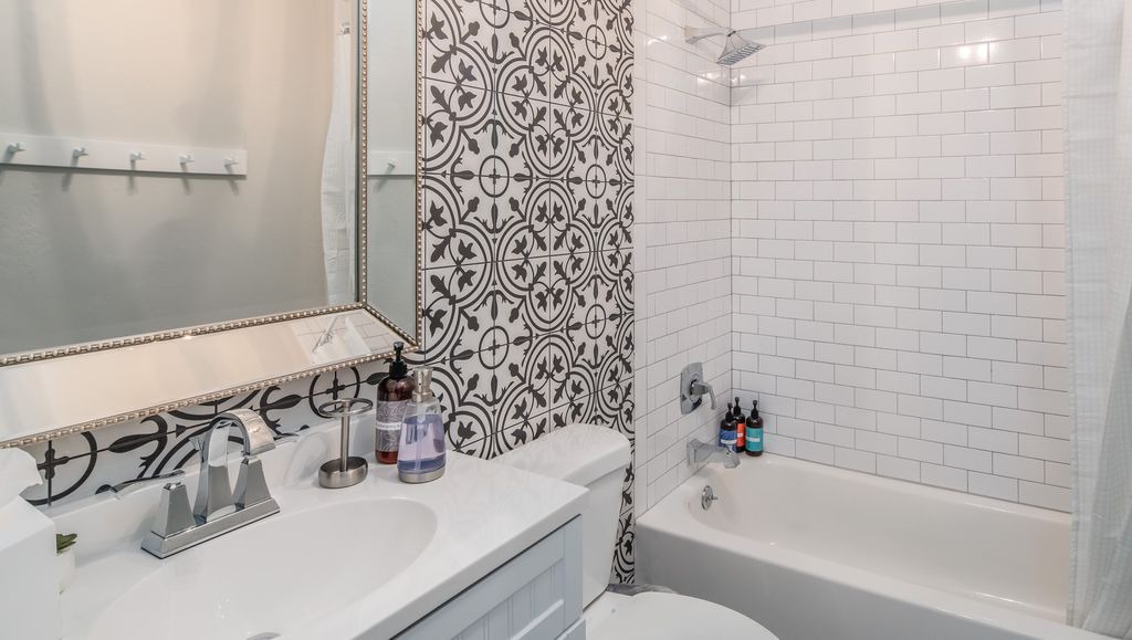 Photo of Bathroom in Garfield