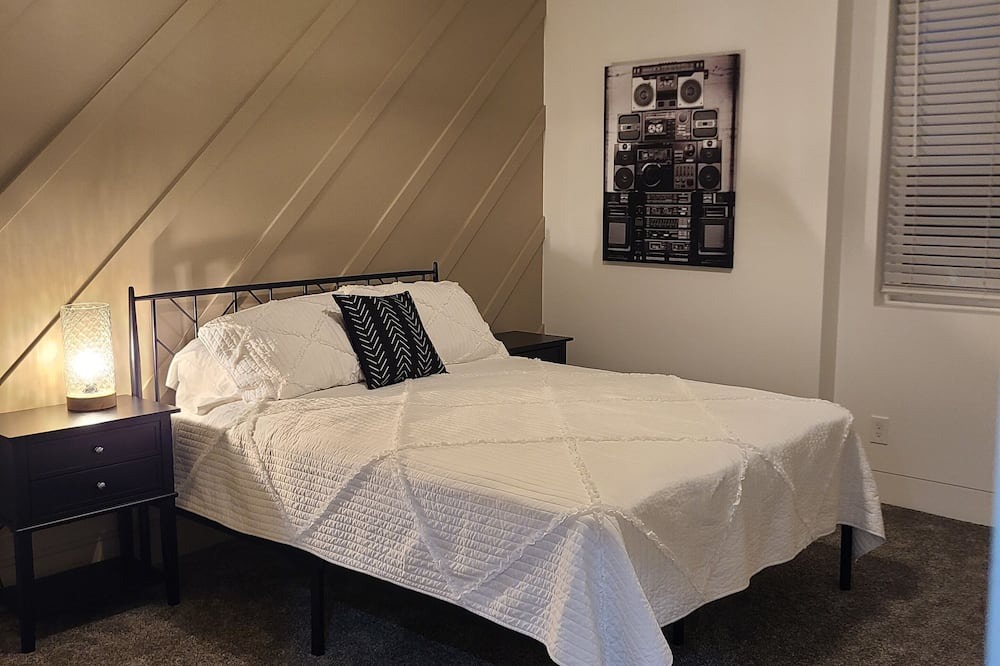 Photo of Bedroom in New River
