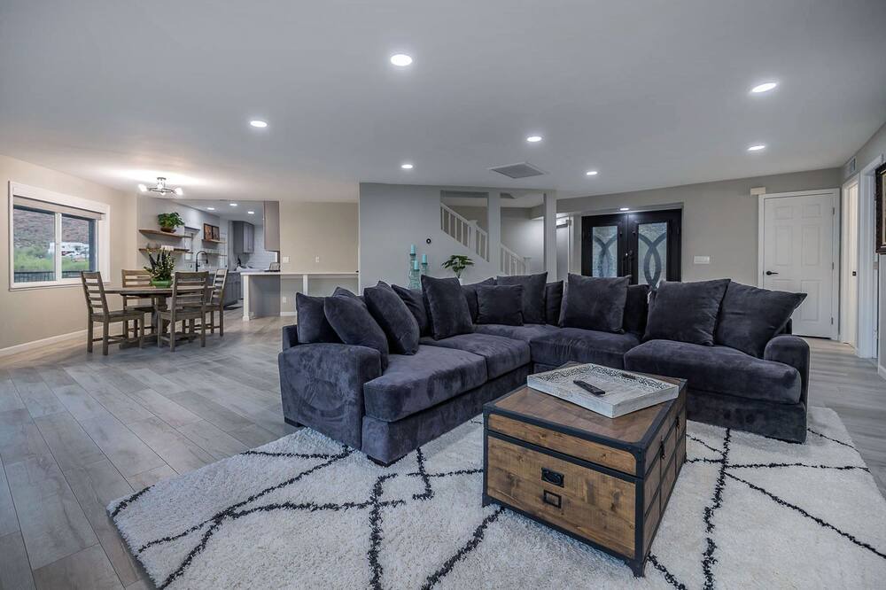 Photo of Bedroom in Mountain Gardens Estates