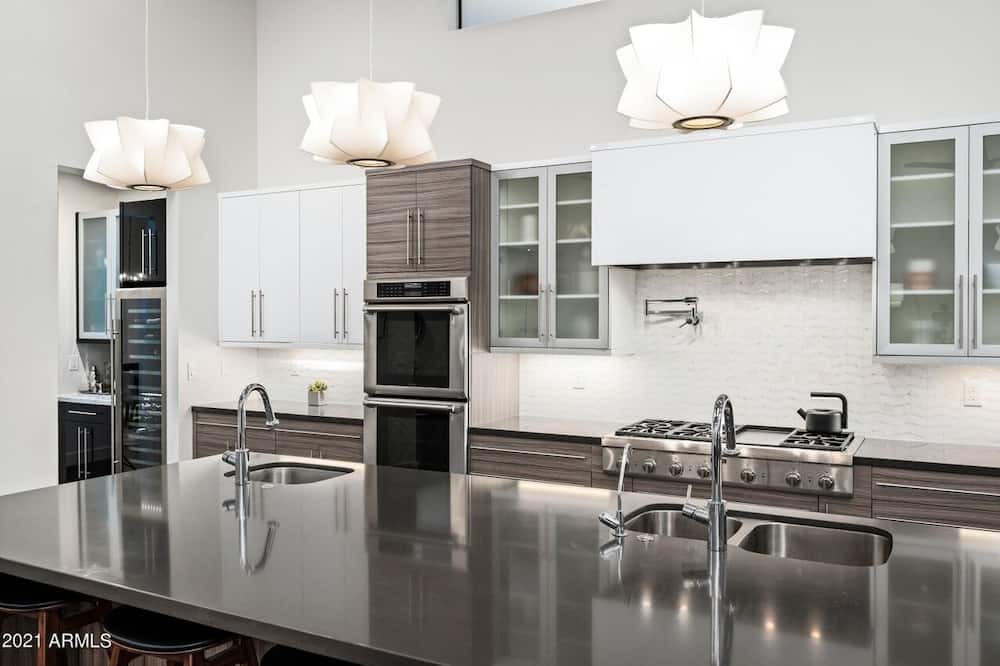 Photo of Kitchen in Camelback East