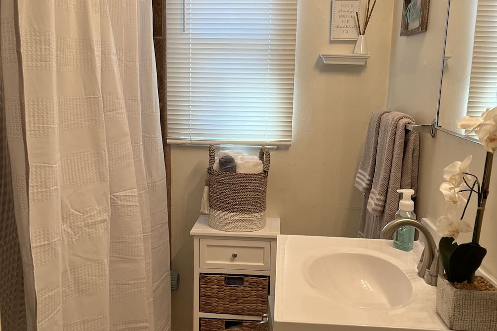Photo of Bathroom in Hanford