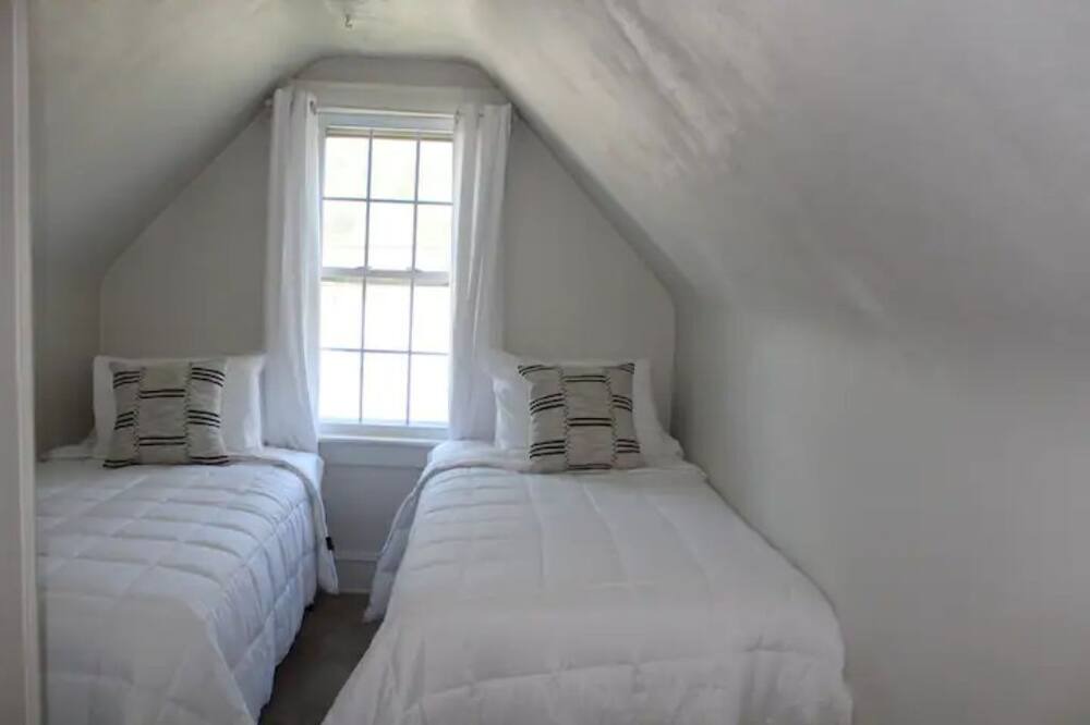 Photo of Bedroom in Bayview
